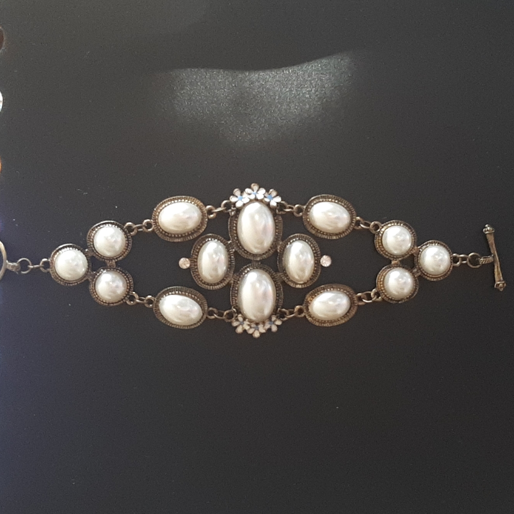 Vintage Style Statement Bracelet New